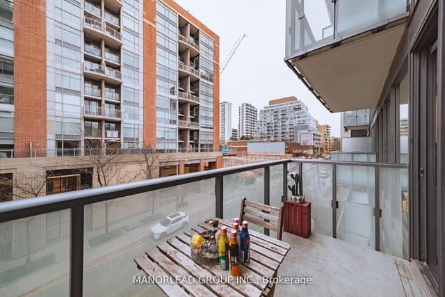 th 409 - 1815 Yonge St, Condo with 2 bedrooms, 2 bathrooms and 1 parking in Toronto ON | Image 3