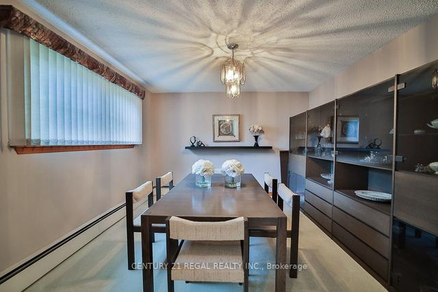 56 Somerdale Sq, House detached with 3 bedrooms, 3 bathrooms and 4 parking in Toronto ON | Image 23
