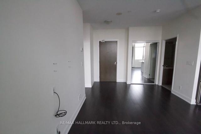 507 - 2910 Highway 7 Rd, Condo with 1 bedrooms, 1 bathrooms and 1 parking in Vaughan ON | Image 2