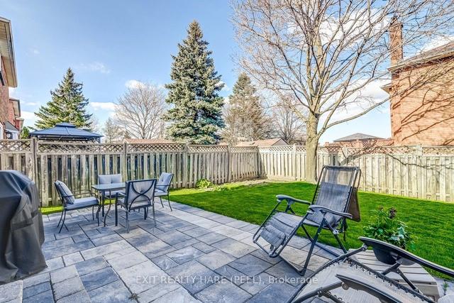 119 Major Wm. Sharpe Dr, House detached with 3 bedrooms, 2 bathrooms and 5 parking in Brampton ON | Image 24