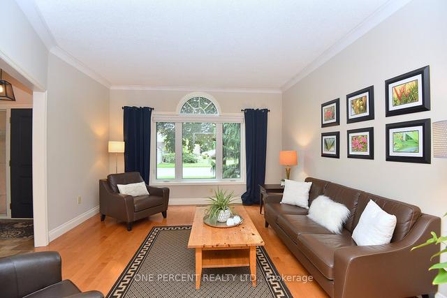 633 Andrea Crt, House detached with 2 bedrooms, 3 bathrooms and 6 parking in Burlington ON | Image 33