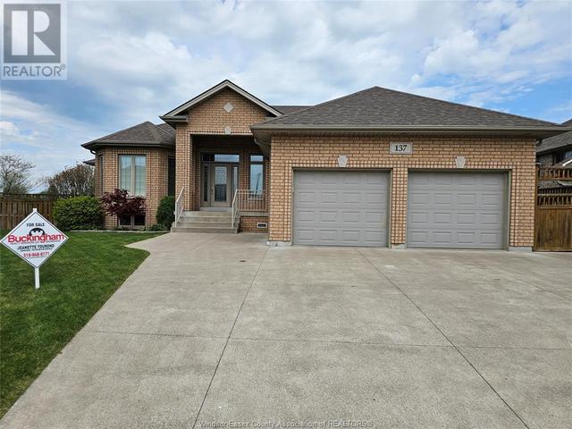 137 Shady Spring Crescent, House detached with 5 bedrooms, 3 bathrooms and null parking in Lakeshore ON | Image 1