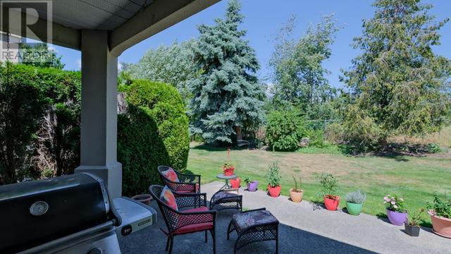304 - 650 Lexington Drive, House detached with 2 bedrooms, 2 bathrooms and 2 parking in Kelowna BC | Image 3