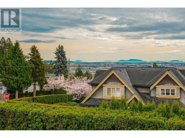 7693 Dow Avenue, House detached with 6 bedrooms, 6 bathrooms and 2 parking in Burnaby BC | Image 18