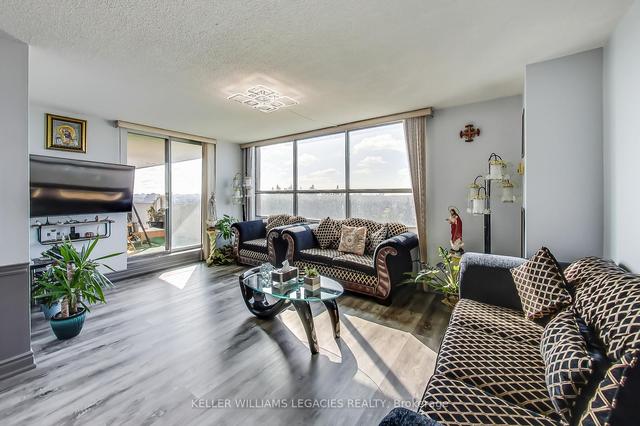 804 - 40 Panorama Crt, Condo with 3 bedrooms, 2 bathrooms and 1 parking in Toronto ON | Image 37