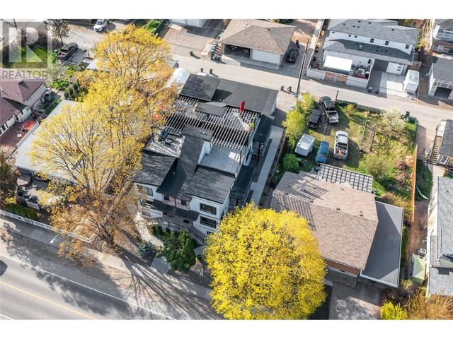 2 - 861 Rose Avenue, House attached with 3 bedrooms, 3 bathrooms and 2 parking in Kelowna BC | Image 2