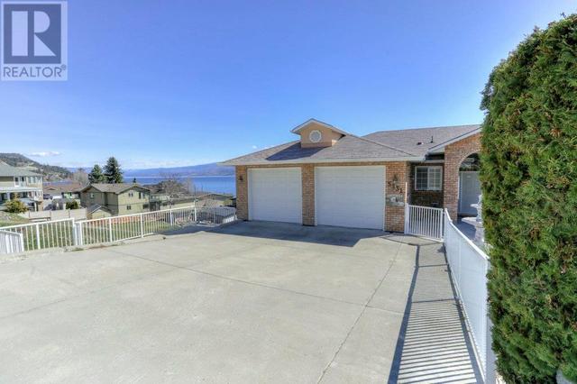 5331 Buchanan Road, House detached with 4 bedrooms, 3 bathrooms and 4 parking in Peachland BC | Image 3