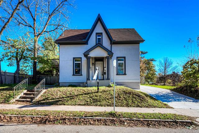 337 Westminster St S, House detached with 2 bedrooms, 3 bathrooms and 6 parking in Cambridge ON | Image 1