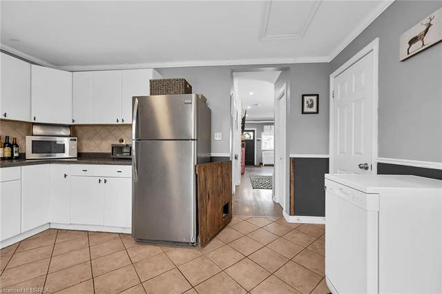 19 East 31st Street, House detached with 2 bedrooms, 1 bathrooms and null parking in Hamilton ON | Image 8