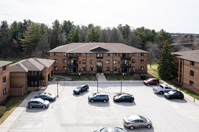236 - 10 Coulter St, Condo with 2 bedrooms, 1 bathrooms and 1 parking in Barrie ON | Image 21