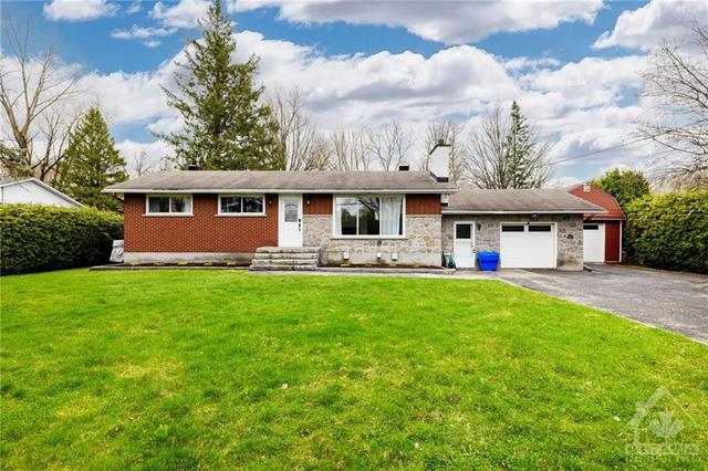 3722 Louiseize Road, House detached with 4 bedrooms, 2 bathrooms and 6 parking in Ottawa ON | Image 2