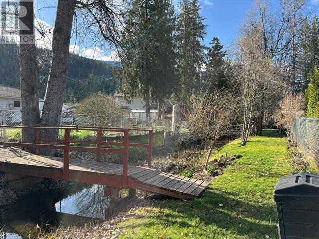 434 Oak Avenue, House detached with 3 bedrooms, 1 bathrooms and 6 parking in Sicamous BC | Image 39