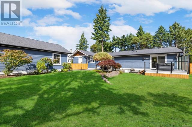 7357 Lantzville Rd, House detached with 3 bedrooms, 3 bathrooms and 3 parking in Lantzville BC | Image 4