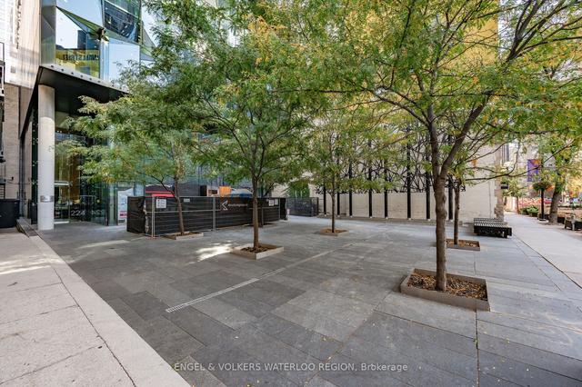 2406 - 224 King St W, Condo with 2 bedrooms, 1 bathrooms and 1 parking in Toronto ON | Image 23