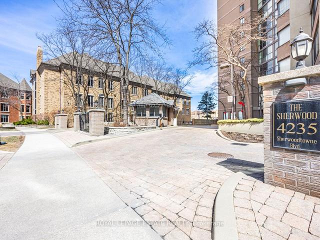 907 - 4235 Sherwoodtowne Blvd, Condo with 2 bedrooms, 2 bathrooms and 1 parking in Mississauga ON | Image 1
