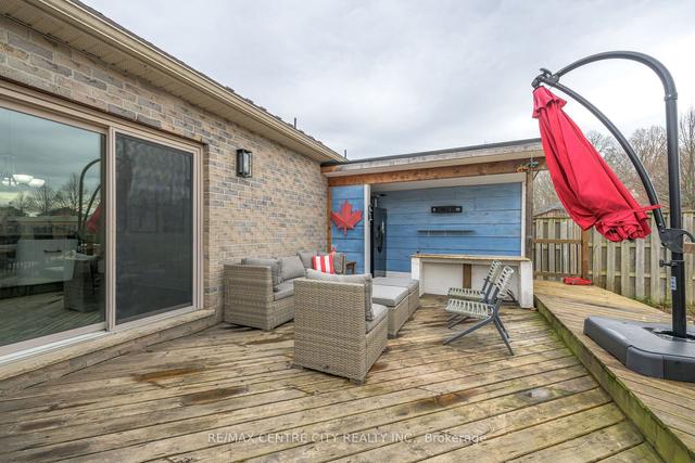 1633 Shore Rd, House detached with 3 bedrooms, 3 bathrooms and 4 parking in London ON | Image 31