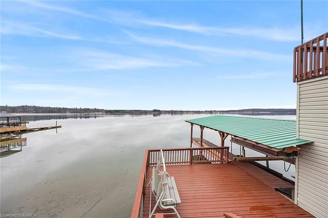 1 Leavis Shores, House detached with 2 bedrooms, 3 bathrooms and 6 parking in Frontenac Islands ON | Image 2
