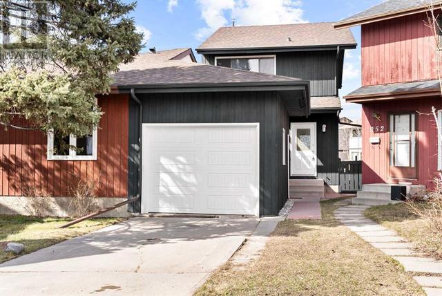 256 Whiteridge Place Ne, House semidetached with 4 bedrooms, 3 bathrooms and 3 parking in Calgary AB | Image 5