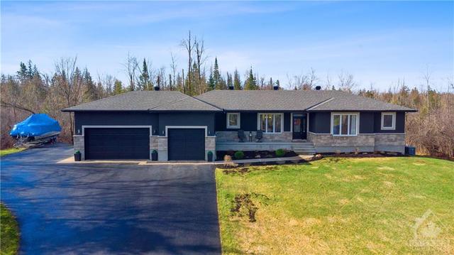 158 Wilbert Cox Drive, House detached with 4 bedrooms, 3 bathrooms and 8 parking in Ottawa ON | Image 1
