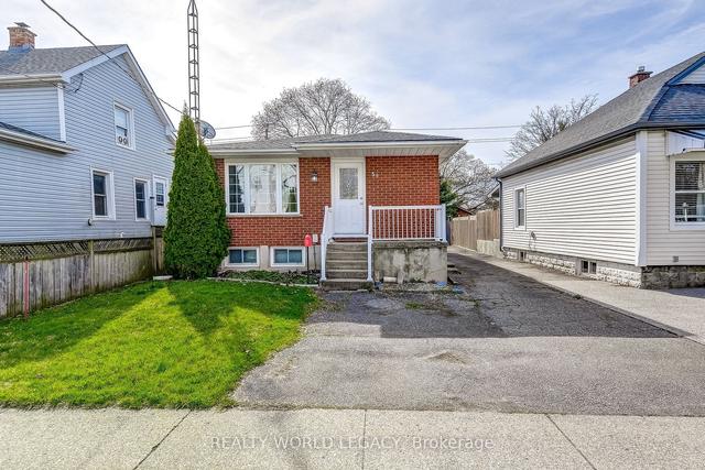 59 Rodman St, House detached with 3 bedrooms, 2 bathrooms and 3 parking in St. Catharines ON | Image 1