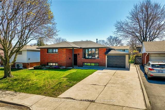 75 Windrush Cres, House detached with 3 bedrooms, 2 bathrooms and 5 parking in Hamilton ON | Image 23
