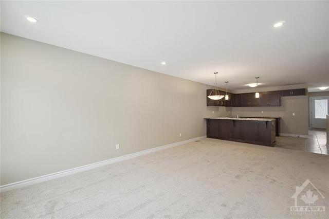 192 Seabert Drive, Townhouse with 2 bedrooms, 2 bathrooms and 2 parking in Arnprior ON | Image 3