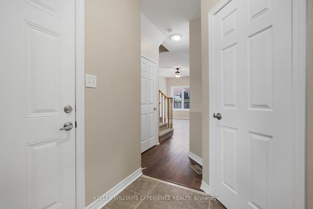 33 Arch Brown Crt, House attached with 3 bedrooms, 3 bathrooms and 3 parking in Barrie ON | Image 34