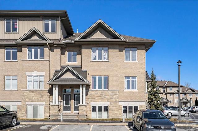 a - 1069 Beryl Private, Condo with 2 bedrooms, 2 bathrooms and 1 parking in Ottawa ON | Image 1