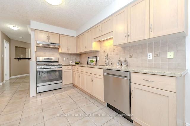 7 Henderson Dr, House detached with 4 bedrooms, 4 bathrooms and 3 parking in Guelph ON | Image 21