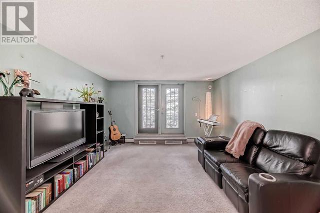 204, - 2212 34 Avenue Sw, Condo with 2 bedrooms, 2 bathrooms and 1 parking in Calgary AB | Image 4
