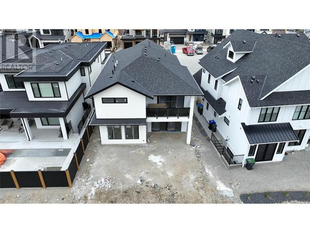 5541 Foothill Court, House detached with 3 bedrooms, 2 bathrooms and 4 parking in Kelowna BC | Image 5