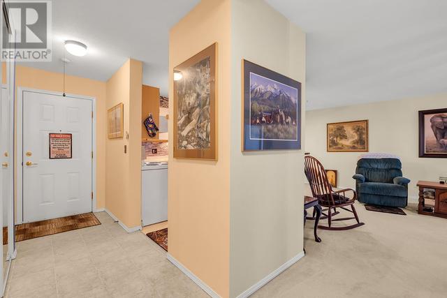 111 - 180 Hollywood Road N, Condo with 2 bedrooms, 2 bathrooms and 1 parking in Kelowna BC | Image 6