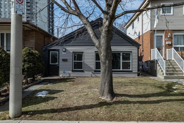 131 West Avenue N, House detached with 3 bedrooms, 1 bathrooms and 3 parking in Hamilton ON | Image 12