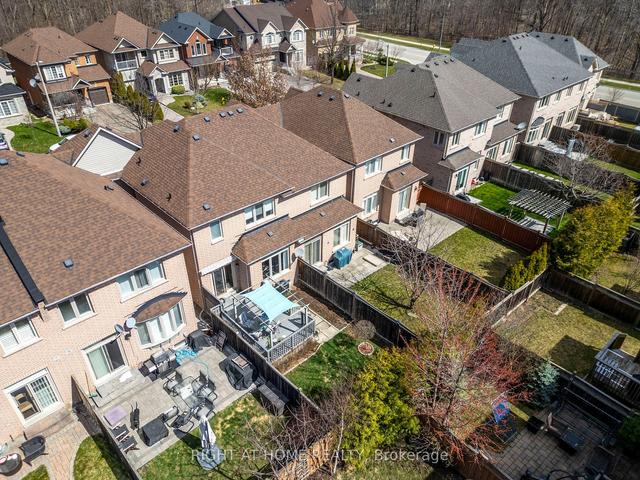 19 Matisse Tr, House attached with 3 bedrooms, 3 bathrooms and 3 parking in Vaughan ON | Image 15