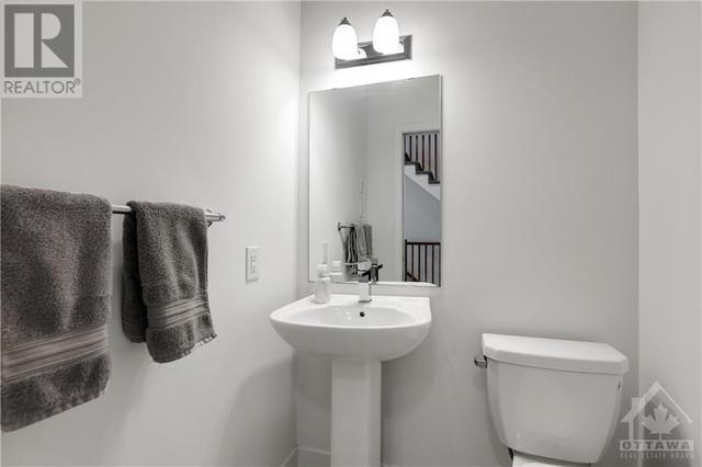 456 Trident Mews, House attached with 3 bedrooms, 3 bathrooms and 3 parking in Ottawa ON | Image 5