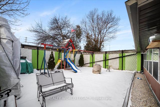 11 Harmsworth Ave, House semidetached with 3 bedrooms, 2 bathrooms and 4 parking in Brampton ON | Image 22