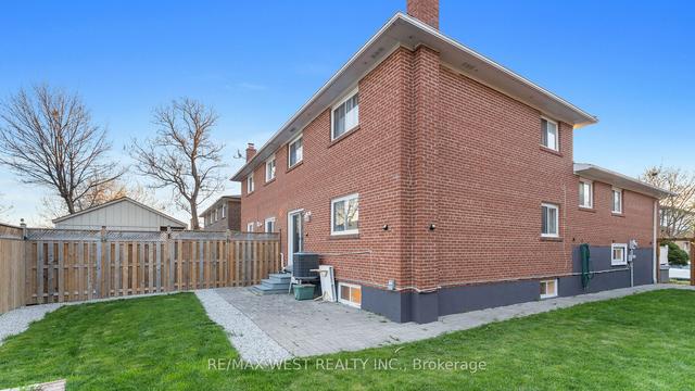 292 Royal Salisbury Way, House semidetached with 4 bedrooms, 3 bathrooms and 3 parking in Brampton ON | Image 20