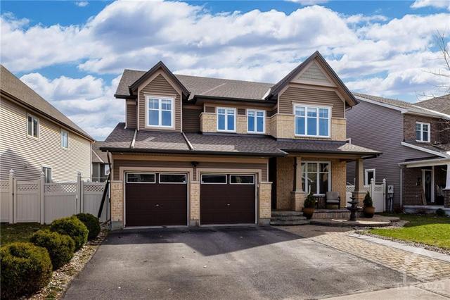 125 Gracewood Crescent, House detached with 5 bedrooms, 4 bathrooms and 5 parking in Ottawa ON | Image 2