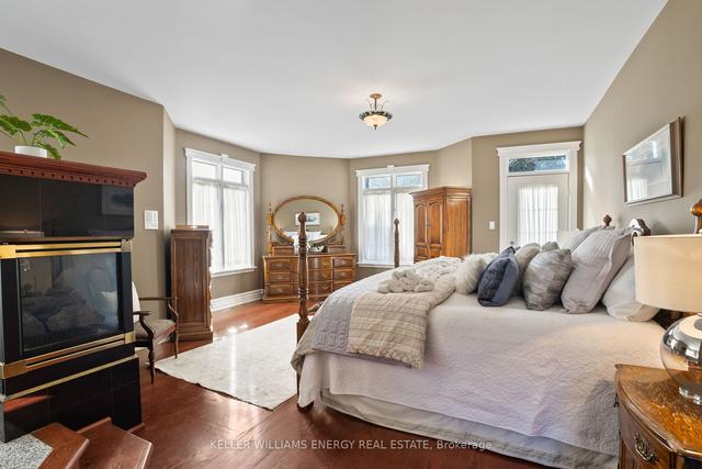418 Euclid St, House detached with 4 bedrooms, 4 bathrooms and 9 parking in Whitby ON | Image 11