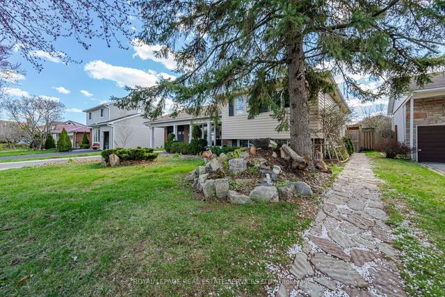 1084 Pearson Dr, House detached with 2 bedrooms, 3 bathrooms and 4 parking in Oakville ON | Image 12