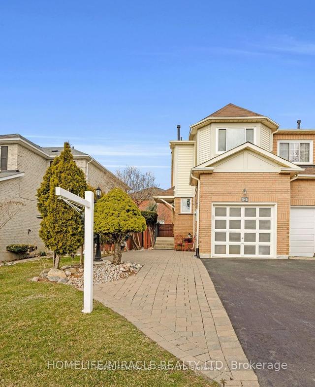 54 Millstone Dr, House attached with 3 bedrooms, 4 bathrooms and 4 parking in Brampton ON | Image 1