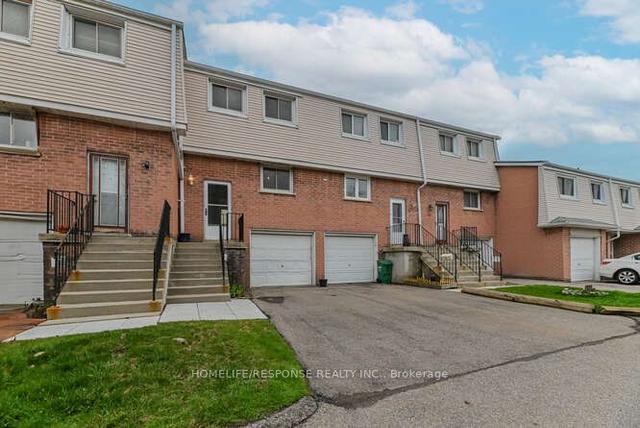 10 - 400 Mississauga Valley Blvd, Townhouse with 3 bedrooms, 2 bathrooms and 2 parking in Mississauga ON | Image 1