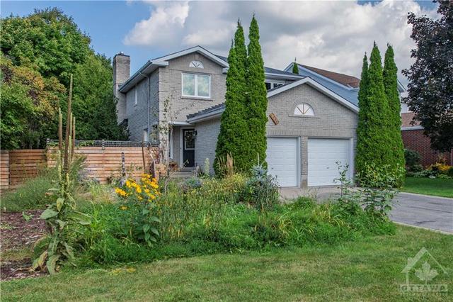 1501 Shawinigan Street, House detached with 4 bedrooms, 4 bathrooms and 6 parking in Ottawa ON | Image 1