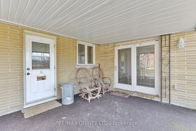 1094 Highway 2 Rd, House detached with 3 bedrooms, 3 bathrooms and 14 parking in Kingston ON | Image 13