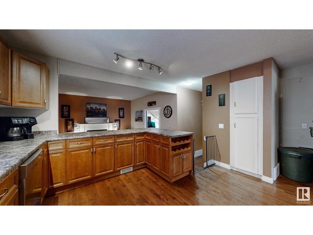 17923 87a Av Nw, House detached with 5 bedrooms, 3 bathrooms and null parking in Edmonton AB | Image 6