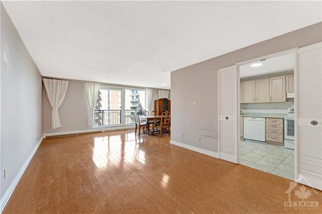 902 - 1465 Baseline Road, Condo with 2 bedrooms, 1 bathrooms and 1 parking in Ottawa ON | Image 7