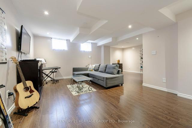 30 Cheetah Cres, House semidetached with 3 bedrooms, 4 bathrooms and 3 parking in Toronto ON | Image 13