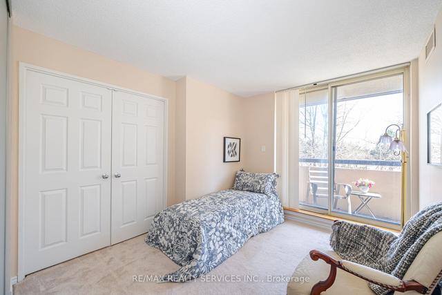 308 - 30 Malta Ave, Condo with 3 bedrooms, 2 bathrooms and 2 parking in Brampton ON | Image 5