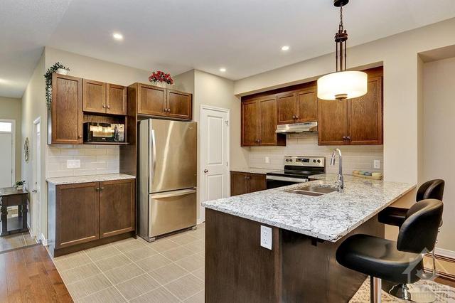 405 Cope Drive, Townhouse with 3 bedrooms, 3 bathrooms and 2 parking in Ottawa ON | Image 14