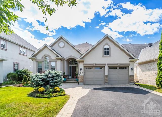 30 Silverthorn Court, House detached with 3 bedrooms, 3 bathrooms and 6 parking in Ottawa ON | Image 1
